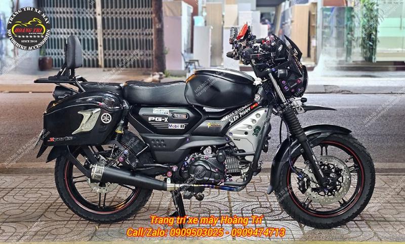 Hình ảnh một chiếc xe điện Xmen được độ kiểng với nhiều phụ kiện trang trí độc đáo